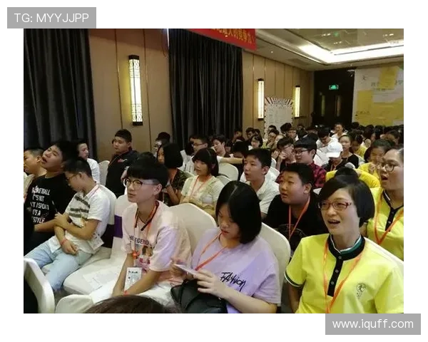 《足球传奇:从绿茵场到书页上的英雄故事与人生启示》 《足球传奇:从绿茵场到书页上的英雄故事与人生启示》