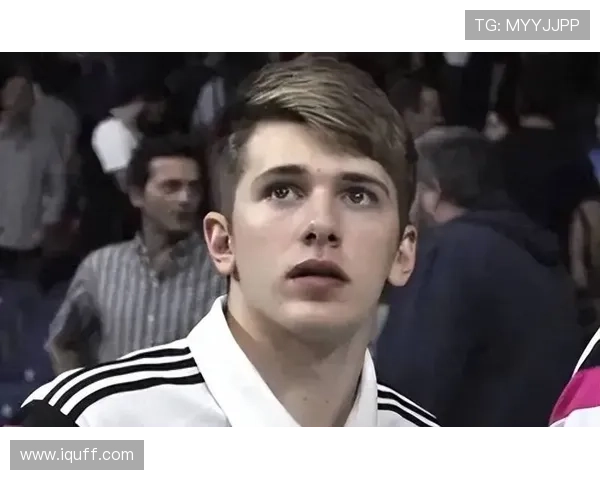 足球场上的五大颜值男神 这些球星帅气到让人心动